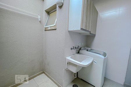 Casa à venda com 115m², 3 quartos e 2 vagasLavanderia