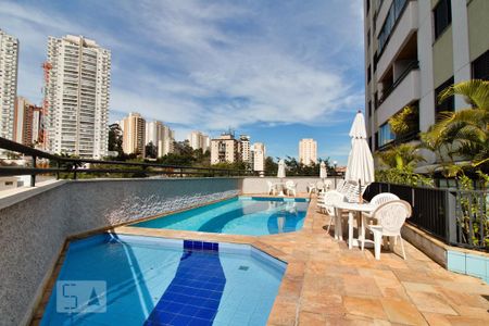 Apartamento à venda com 74m², 3 quartos e 2 vagasÁrea comum - Piscina
