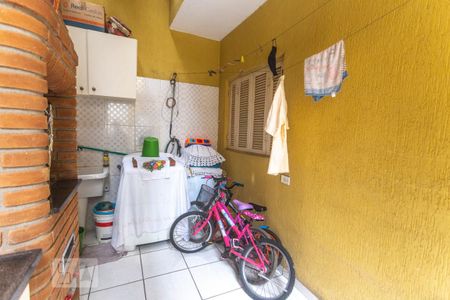 Casa à venda com 150m², 5 quartos e 2 vagasQuintal e área de serviço