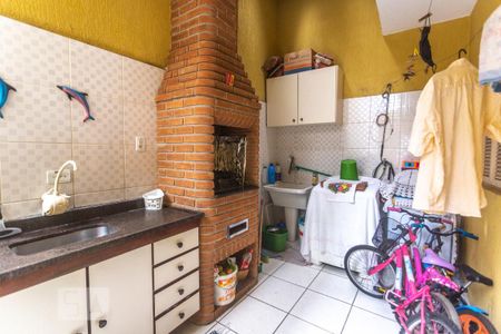 Casa à venda com 150m², 5 quartos e 2 vagasQuintal e área de serviço