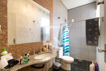 Casa à venda com 210m², 4 quartos e 2 vagas Casa à venda com 210m², 4 quartos e 2 vagasBanheiro  Quarto 2