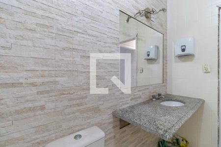 Casa à venda com 210m², 4 quartos e 2 vagas Casa à venda com 210m², 4 quartos e 2 vagasBanheiro