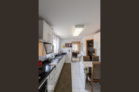 Apartamento à venda com 210m², 4 quartos e 5 vagas Apartamento à venda com 210m², 4 quartos e 5 vagasCozinha