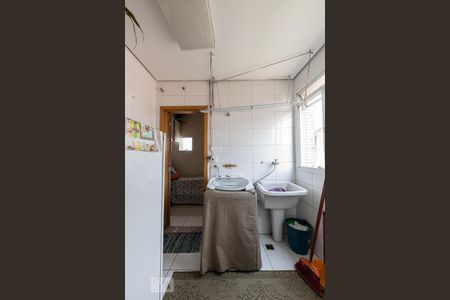 Apartamento à venda com 210m², 4 quartos e 5 vagas Apartamento à venda com 210m², 4 quartos e 5 vagasÁrea de Serviço