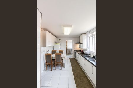 Apartamento à venda com 210m², 4 quartos e 5 vagas Apartamento à venda com 210m², 4 quartos e 5 vagasCozinha