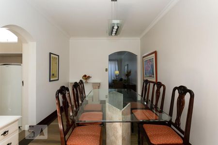 Sala de casa à venda com 4 quartos, 140m² em Vila Madalena, São Paulo