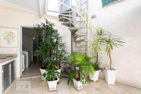 Casa à venda com 140m², 4 quartos e 3 vagas Casa à venda com 140m², 4 quartos e 3 vagasQuintal