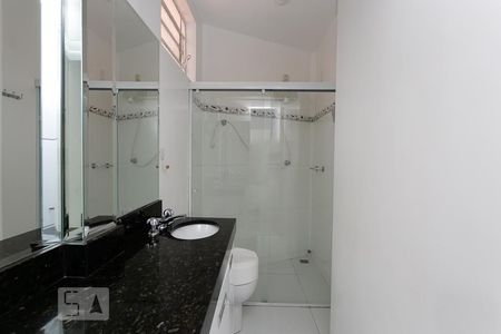 Casa à venda com 140m², 4 quartos e 3 vagas Casa à venda com 140m², 4 quartos e 3 vagasBanheiro da Suíte 2