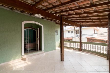 Casa à venda com 195m², 3 quartos e 3 vagasVaranda quarto 3 suíte