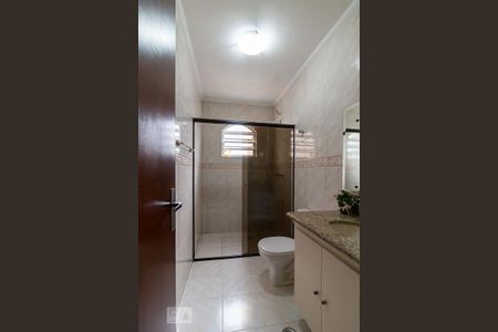 Casa à venda com 195m², 3 quartos e 3 vagasBanheiro social