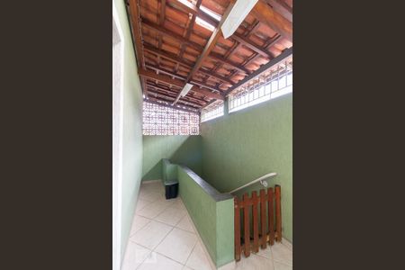 Casa à venda com 195m², 3 quartos e 3 vagasCorredor lateral externo