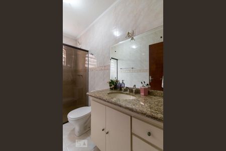 Casa à venda com 195m², 3 quartos e 3 vagasBanheiro social