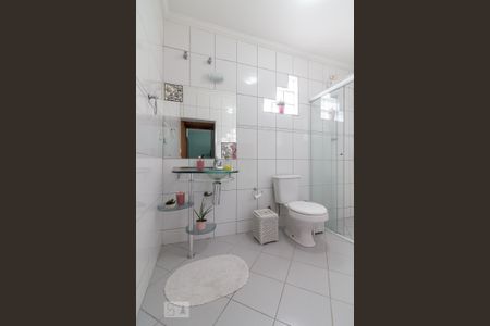 Casa à venda com 195m², 3 quartos e 3 vagasBanheiro quarto 3 suíte