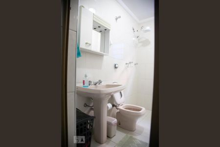 Casa à venda com 125m², 3 quartos e 2 vagasBanheiro 1