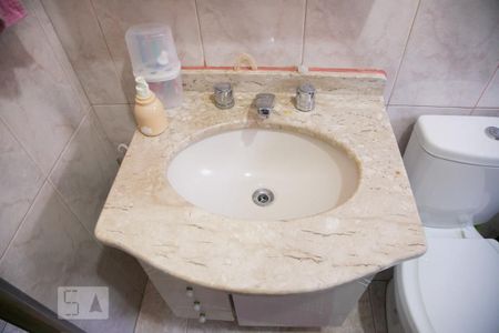 Casa à venda com 125m², 3 quartos e 2 vagasDetalhe banheiro 2