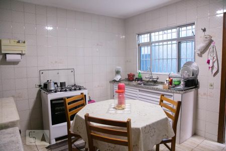 Casa à venda com 125m², 3 quartos e 2 vagasCozinha