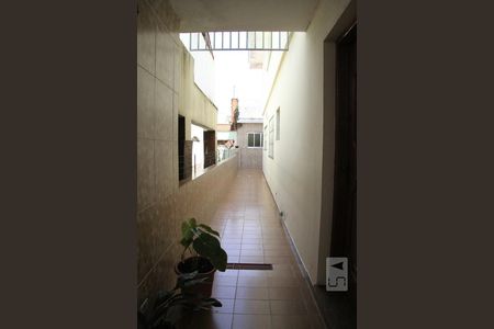 Casa à venda com 167m², 5 quartos e 2 vagasCorredor