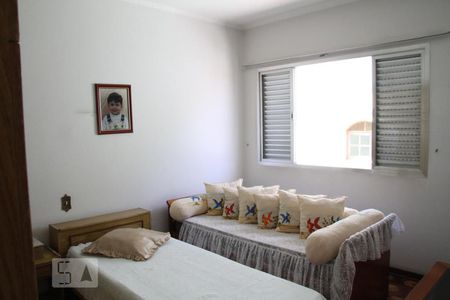 Casa à venda com 167m², 5 quartos e 2 vagasQuarto 4