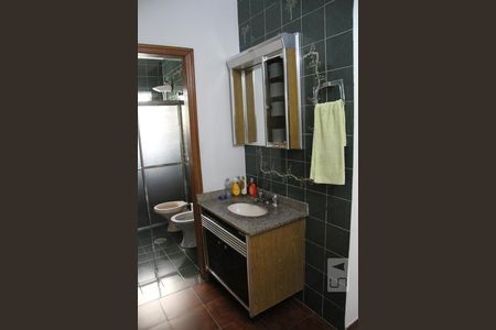 Casa à venda com 167m², 5 quartos e 2 vagasBanheiro