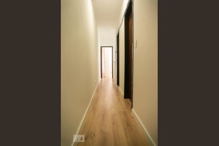 Casa à venda com 128m², 3 quartos e 3 vagas Casa à venda com 128m², 3 quartos e 3 vagasCorredor