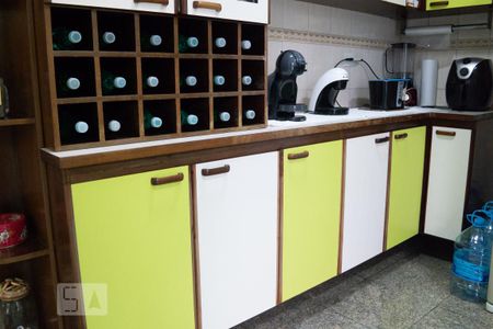 Casa à venda com 230m², 3 quartos e 2 vagasCozinha - Armários