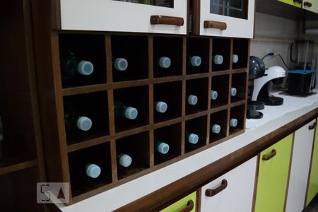 Casa à venda com 230m², 3 quartos e 2 vagasCozinha - Armários