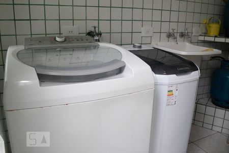 Casa à venda com 230m², 3 quartos e 2 vagasLavanderia