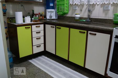 Casa à venda com 230m², 3 quartos e 2 vagasCozinha - Armários