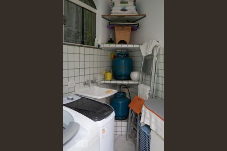 Casa à venda com 230m², 3 quartos e 2 vagasLavanderia