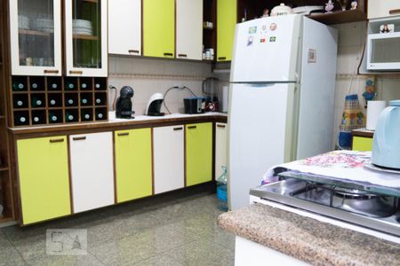 Casa à venda com 230m², 3 quartos e 2 vagasCozinha