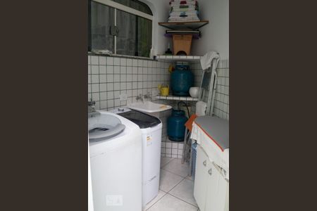 Casa à venda com 230m², 3 quartos e 2 vagasLavanderia