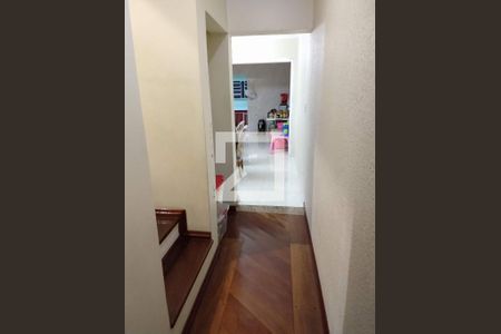 Casa à venda com 230m², 4 quartos e 4 vagas
