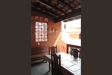 Casa à venda com 208m², 4 quartos e 3 vagasChurrasqueira