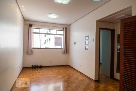 Sala de apartamento para alugar com 1 quarto, 50m² em Centro, Belo Horizonte