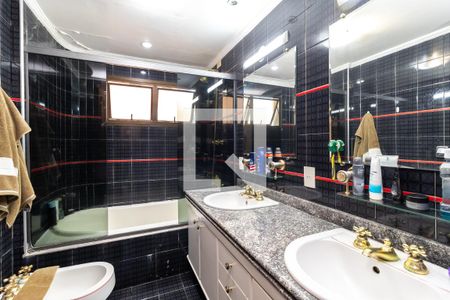 Apartamento à venda com 185m², 3 quartos e 3 vagas Apartamento à venda com 185m², 3 quartos e 3 vagasBanheiro da Suíte Master