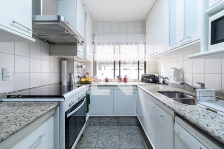 Apartamento à venda com 185m², 3 quartos e 3 vagas Apartamento à venda com 185m², 3 quartos e 3 vagasCozinha