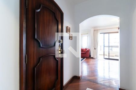 Apartamento à venda com 185m², 3 quartos e 3 vagas Apartamento à venda com 185m², 3 quartos e 3 vagasHall de Entrada