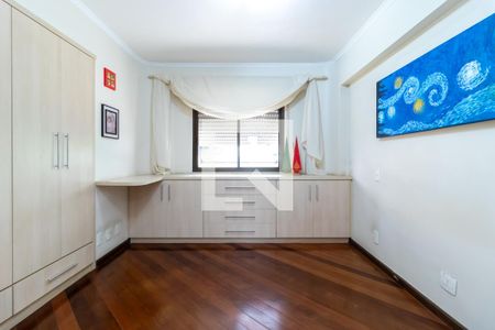 Apartamento à venda com 185m², 3 quartos e 3 vagas Apartamento à venda com 185m², 3 quartos e 3 vagasSuíte 2