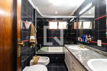 Apartamento à venda com 185m², 3 quartos e 3 vagas Apartamento à venda com 185m², 3 quartos e 3 vagasBanheiro da Suíte Master