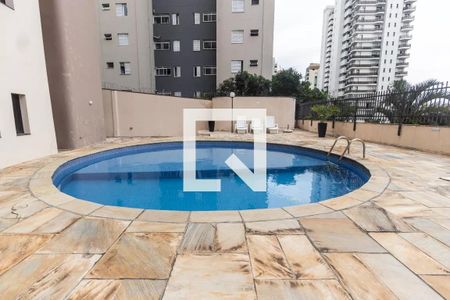 Apartamento à venda com 185m², 3 quartos e 3 vagas Apartamento à venda com 185m², 3 quartos e 3 vagasÁrea comum - Piscina