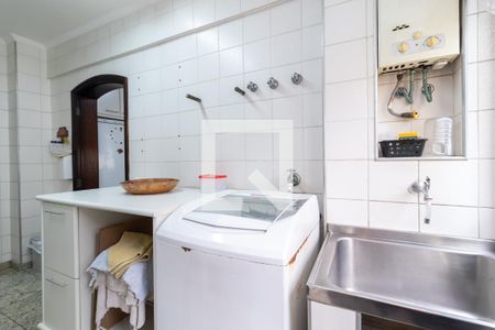 Apartamento à venda com 185m², 3 quartos e 3 vagas Apartamento à venda com 185m², 3 quartos e 3 vagasÁrea de Serviço