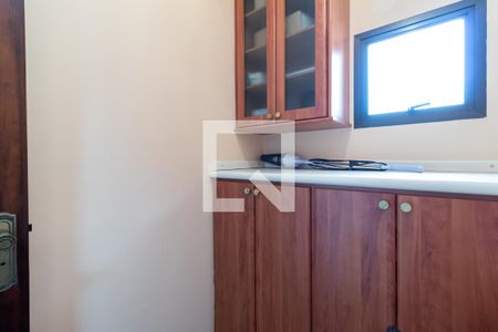 Apartamento à venda com 185m², 3 quartos e 3 vagas Apartamento à venda com 185m², 3 quartos e 3 vagasQuarto de Serviço