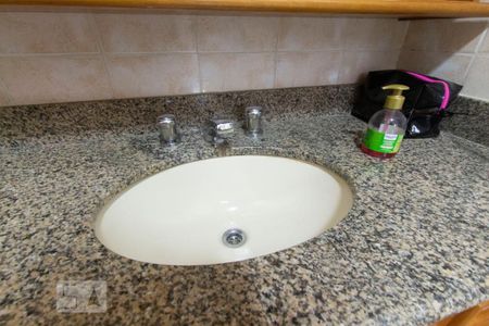 Apartamento à venda com 155m², 3 quartos e 2 vagas Apartamento à venda com 155m², 3 quartos e 2 vagasBanheiro da Suíte - torneira