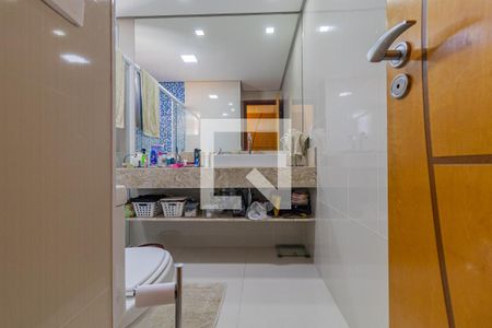 Apartamento para alugar com 330m², 3 quartos e 3 vagas Apartamento para alugar com 330m², 3 quartos e 3 vagasBanheiro da Suíte 1