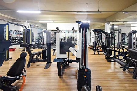 Apartamento para alugar com 330m², 3 quartos e 3 vagas Apartamento para alugar com 330m², 3 quartos e 3 vagasÁrea comum - Academia