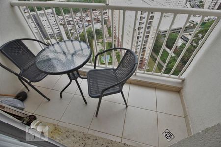 Apartamento para alugar com 67m², 2 quartos e 1 vagaVaranda