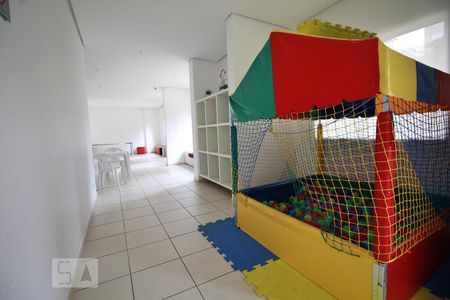 Apartamento para alugar com 67m², 2 quartos e 1 vagaÁrea comum - Salão de festas