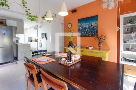 Apartamento à venda com 303m², 3 quartos e 2 vagas Apartamento à venda com 303m², 3 quartos e 2 vagasSala de jantar