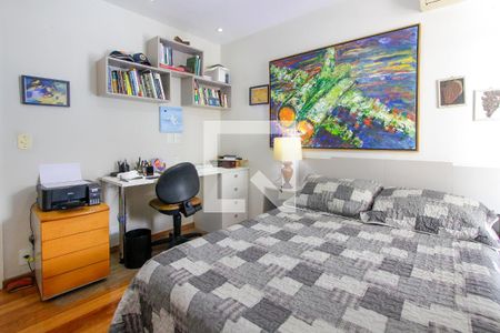 Apartamento à venda com 303m², 3 quartos e 2 vagas Apartamento à venda com 303m², 3 quartos e 2 vagasQuarto 2 suíte