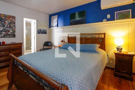 Apartamento à venda com 303m², 3 quartos e 2 vagas Apartamento à venda com 303m², 3 quartos e 2 vagasQuarto 3 suíte